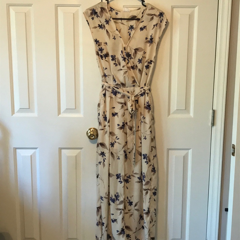 Floral pant suit, size s